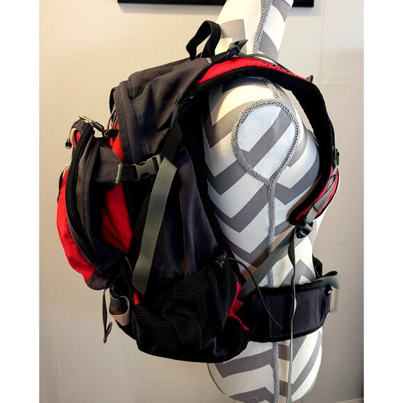 REI Whitney Backpack Hiking Day Bag Red Black Adjustable Waist - Picture 4 of 12
